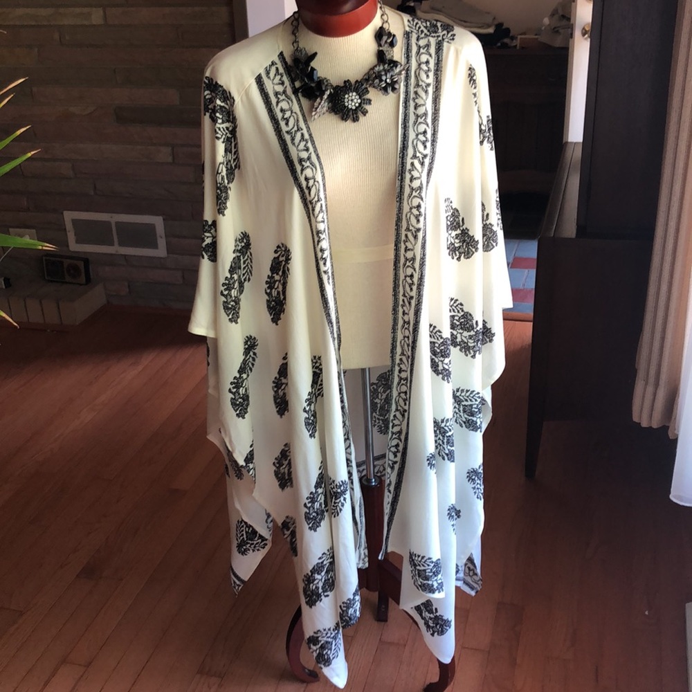 Shein Curve Kimono 2X Black & White NWT!